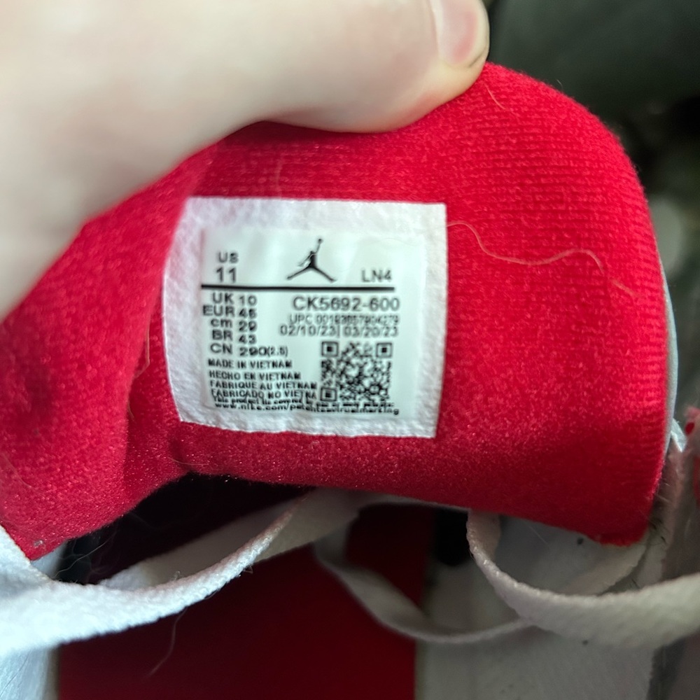 Jordan 3 se unite size 11